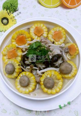 玉米排骨菌菇汤的做法步骤：9