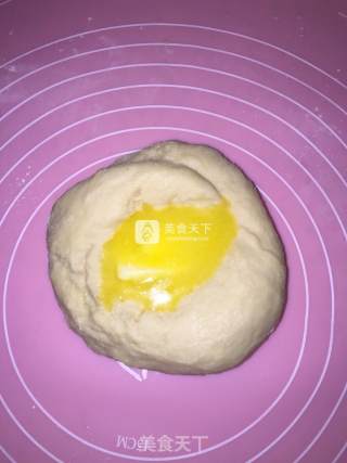 蚕宝宝面包的做法步骤：4