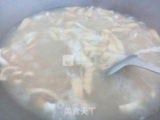 生滚鱿鱼汤的做法步骤：8