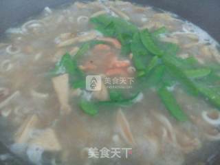 生滚鱿鱼汤的做法步骤：9