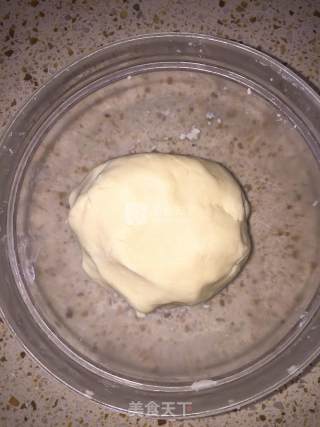 莲蓉蛋黄酥的做法步骤：6