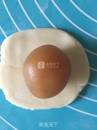 莲蓉蛋黄酥的做法步骤：17