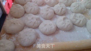 再来一款美味包子——红糖枸杞红枣玫瑰鲜花包的做法步骤：4