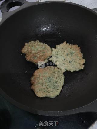 韭菜鸡蛋饼的做法步骤：7