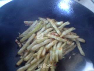 干煸豆角的做法步骤：6