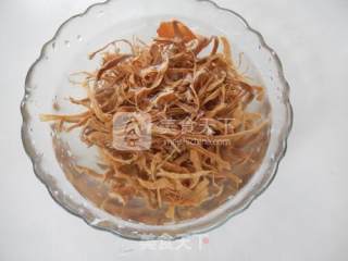 笋干木耳鲜肉馄饨的做法步骤：1