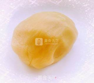 新手做烘焙之剩余广式月饼皮巧利用的做法步骤：1