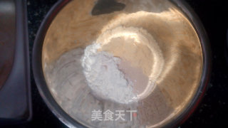 黑提玉米发糕的做法步骤：1