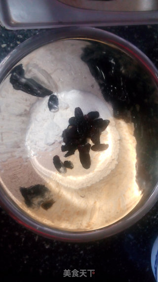 黑提玉米发糕的做法步骤：3