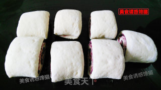 红豆沙花卷的做法步骤：6