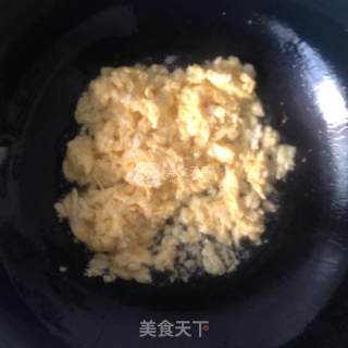 蛋炒饭的做法步骤：4