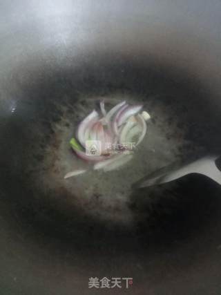 葱香荷包蛋的做法步骤：2