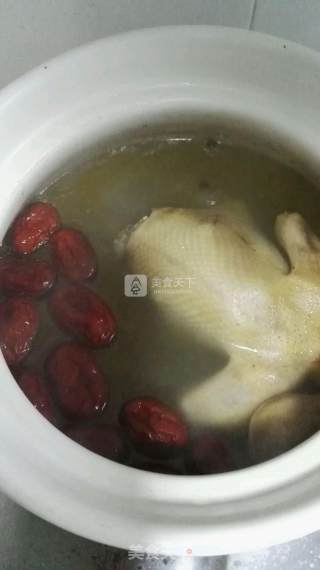 红枣鸽子汤的做法步骤：4