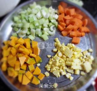 彩虹什蔬伴松子的做法步骤：1