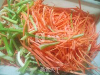 凉拌金针菇的做法，家常凉拌黄花菜的做法【图】的做法步骤：2