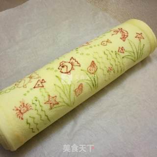 彩绘蛋卷一海底世界的做法步骤：13