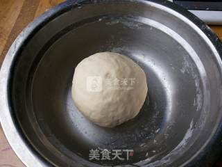奶酪肉松排包（中种法）的做法步骤：1