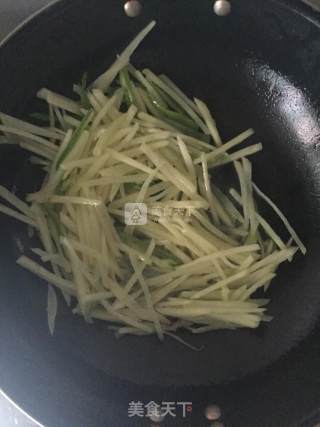 青椒土豆丝的做法步骤：4
