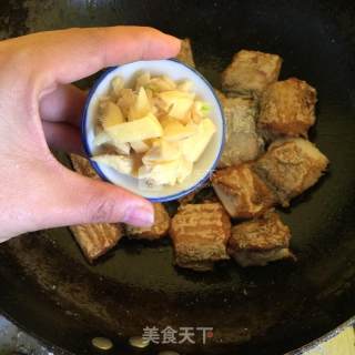 红烧带鱼的做法步骤：4