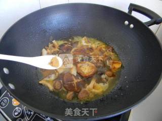 香菇炒栗子的做法步骤：9