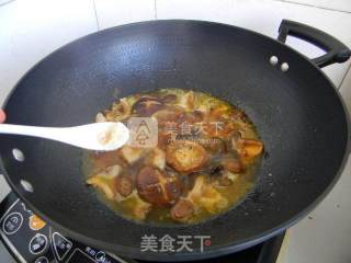 香菇炒栗子的做法步骤：10