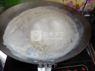 鱼汤面的做法步骤：6