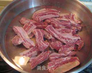 黑啤炖牛肋条的做法步骤：2