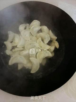 韭菜粉丝麻叶子扁食的做法步骤：17