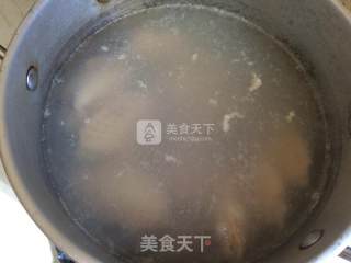 三杯鸡的做法步骤：1