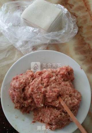 三饶饺，手工肉丸的做法步骤：1