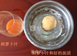 用绞肉机做的胡萝卜面条的做法步骤：1