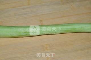 蒜蓉粉丝蒸丝瓜的做法步骤：1