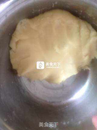 奶黄味的老婆饼的做法步骤：3