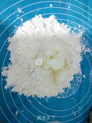 蛋黄酥的做法步骤：2