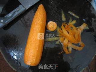 胡萝卜鲫鱼菜干汤的做法步骤：3