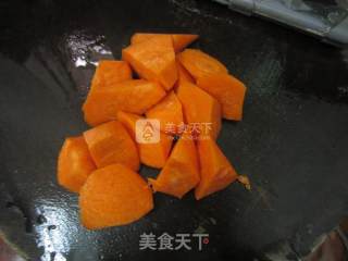 胡萝卜鲫鱼菜干汤的做法步骤：4