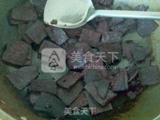 白菜炒黑米糕的做法步骤：5