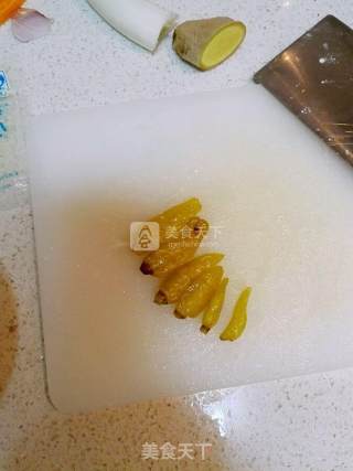 酸菜龙利鱼的做法步骤：4