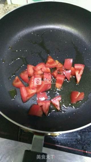番茄炒乌东面的做法步骤：4