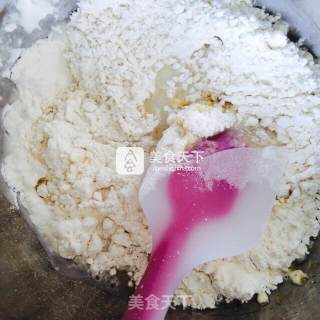 酥皮虾仁派的做法步骤：2