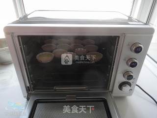 万圣节蜘蛛杯子蛋糕的做法步骤：10