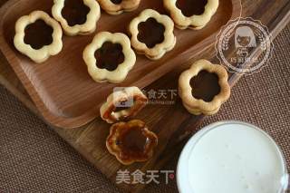 蜂蜜炼乳夹心饼干的做法步骤：16
