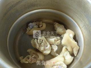 水笋煮猪蹄的做法步骤：2