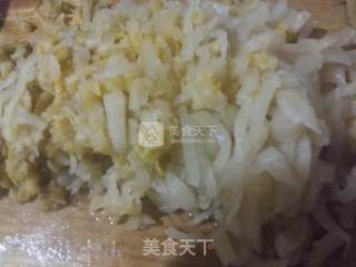 猪肉酸菜馅饼的做法步骤：5