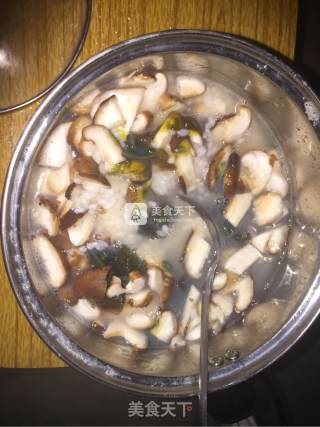 香菇皮蛋瘦肉粥的做法步骤：5