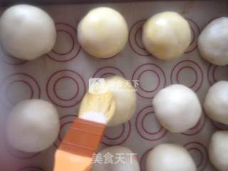 蛋黄酥的做法步骤：12