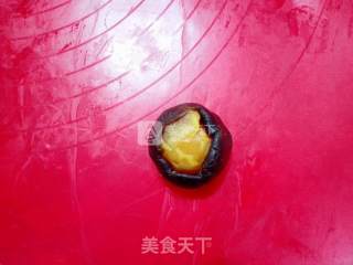 蛋黄酥的做法步骤：10