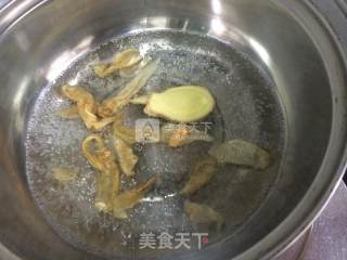 鱼胶炖牛奶的做法步骤：3