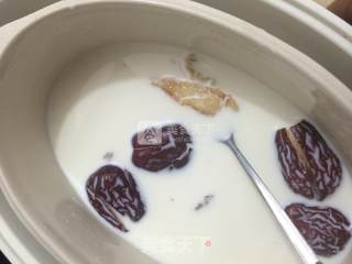 鱼胶炖牛奶的做法步骤：4