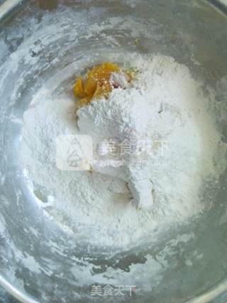 自制健康南瓜油条的做法步骤：2